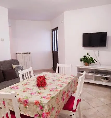 Apartman Snjezana Fažana Exterior foto
