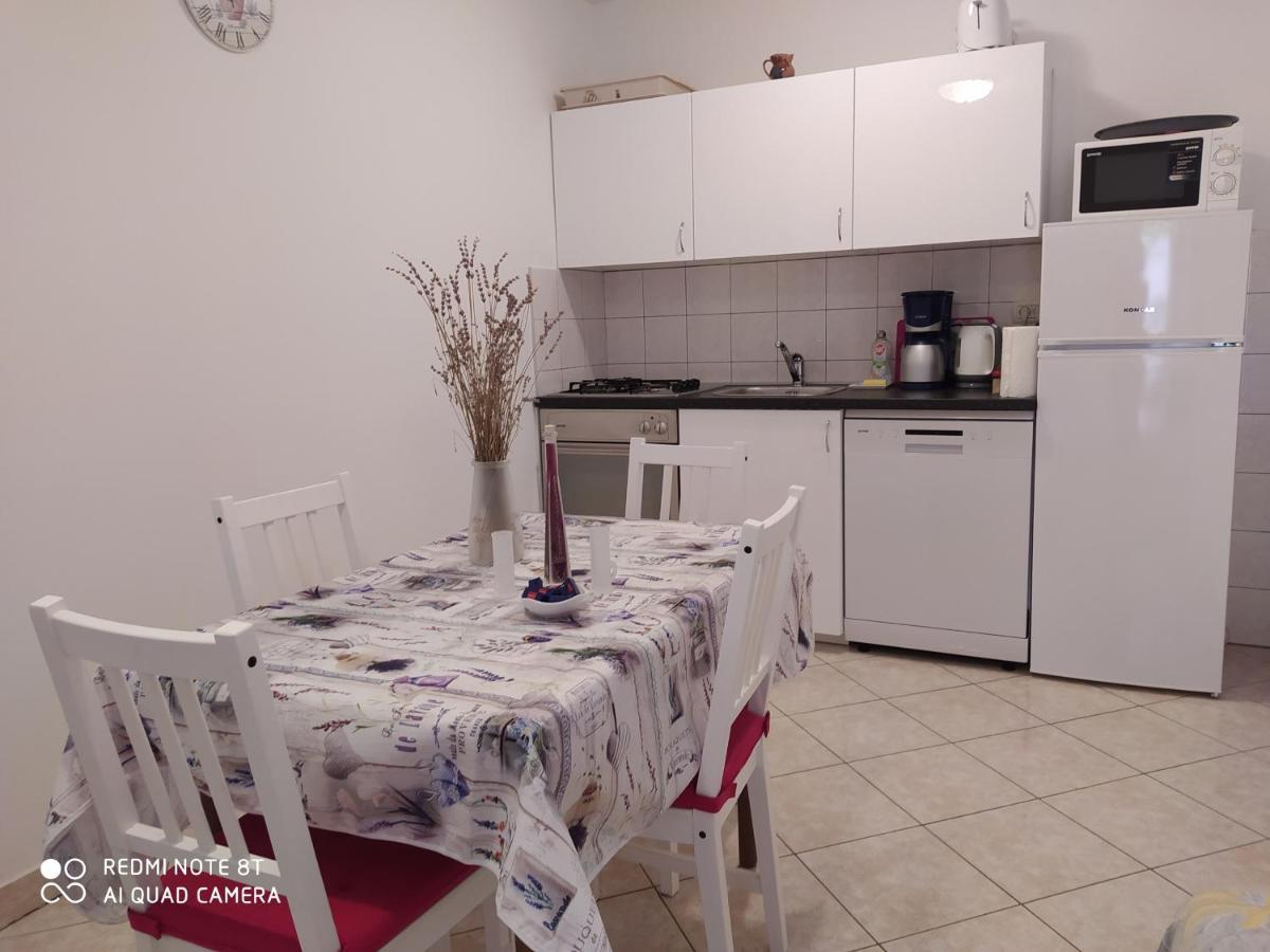 Apartment Snjezana *